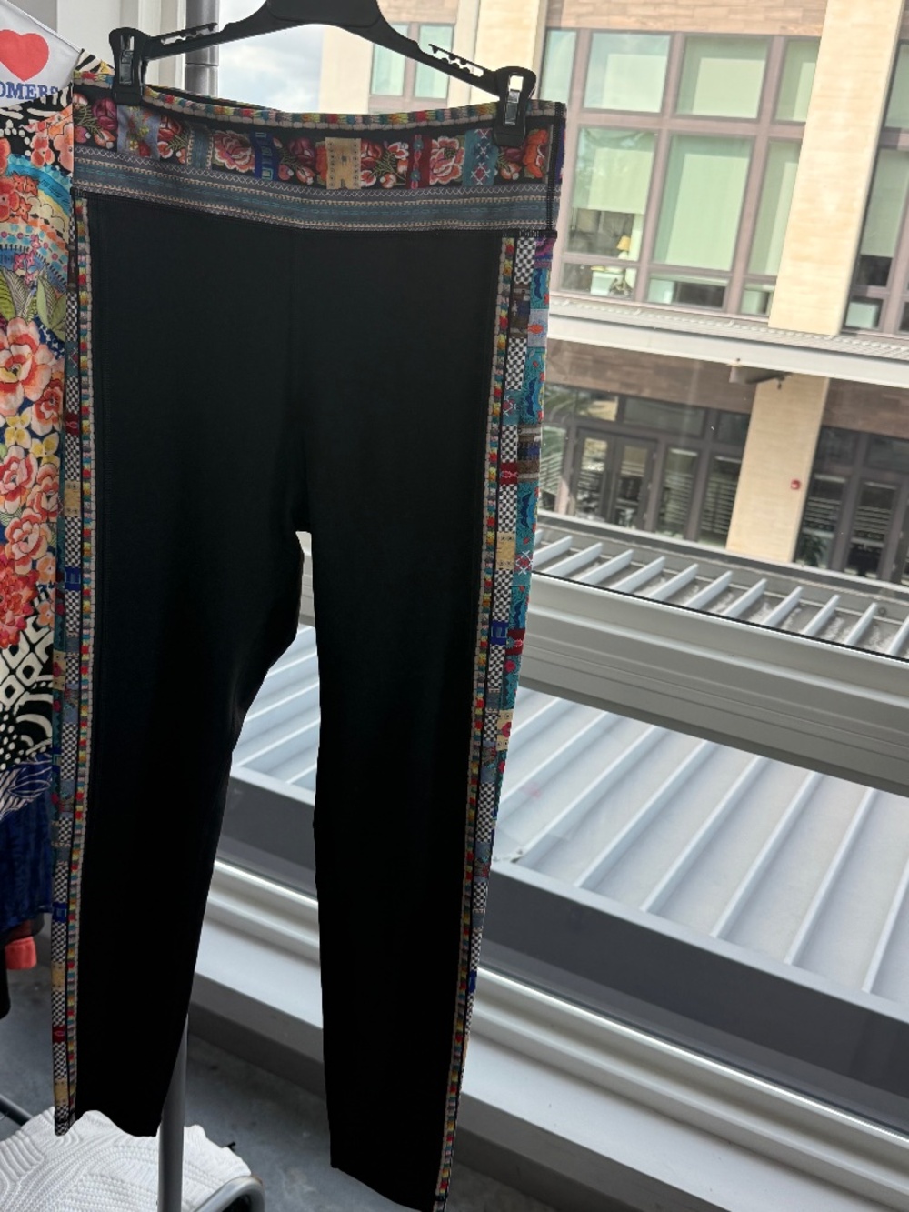 Johnny Was Active Black Floral Patchwork Trim Leggings Size L